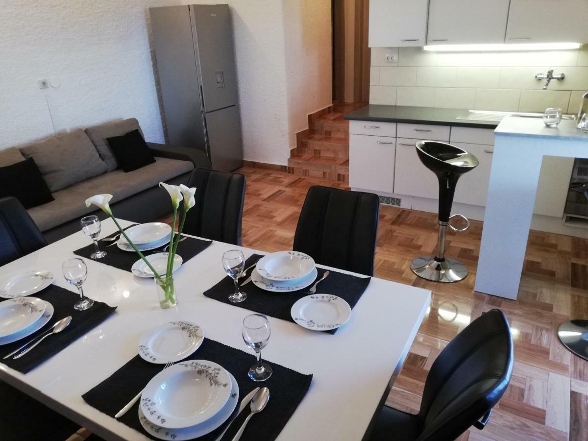 Apartmani Zdenka Savar-Maslina Экстерьер фото